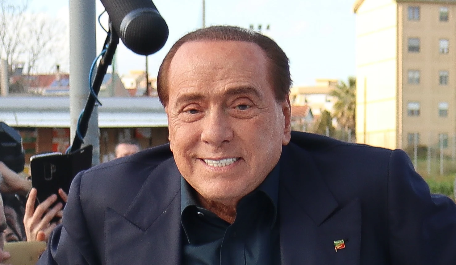 Silvio Berlusconi, Forza Italia sotto l'8%? Il dramma: chi lo scarica
