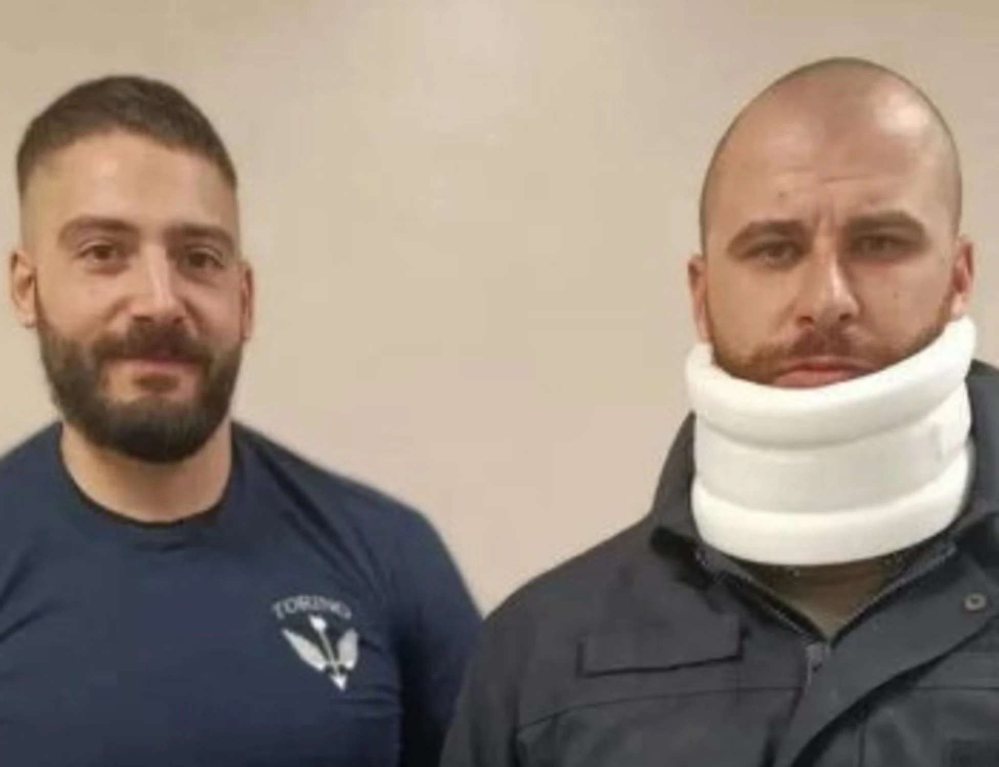 Torino, orrore della consigliera sotto la foto degli agenti in ospedale: "Neanche un graffio"