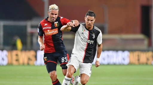Juventus, tutto facile contro il Genoa: decidono Dybala, Ronaldo e Douglas Costa con gol da fenomeni