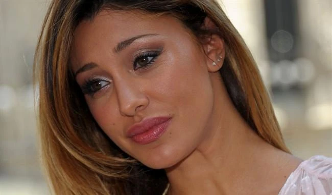 Belen, fuggi-fuggi di vip dalle nozze della showgirl