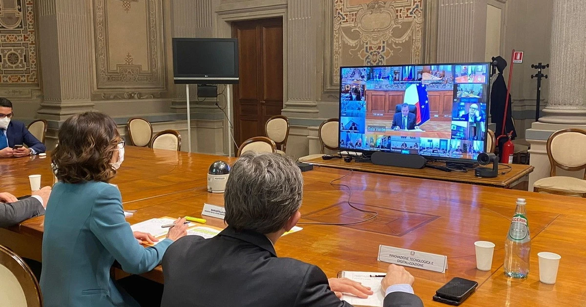 Luca Zaia e Vincenzo De Luca, indiscrezione sul faccia a faccia: "Tutto in dialetto". Dago-bomba: è finita in disgrazia?