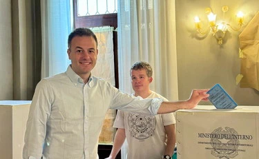 Comunali, i risultati in diretta. Venezia, il centrodestra può farcela al primo turno. Anche Reggio Calabria e Arezzo alla destra. De Luca si impone a Salerno
