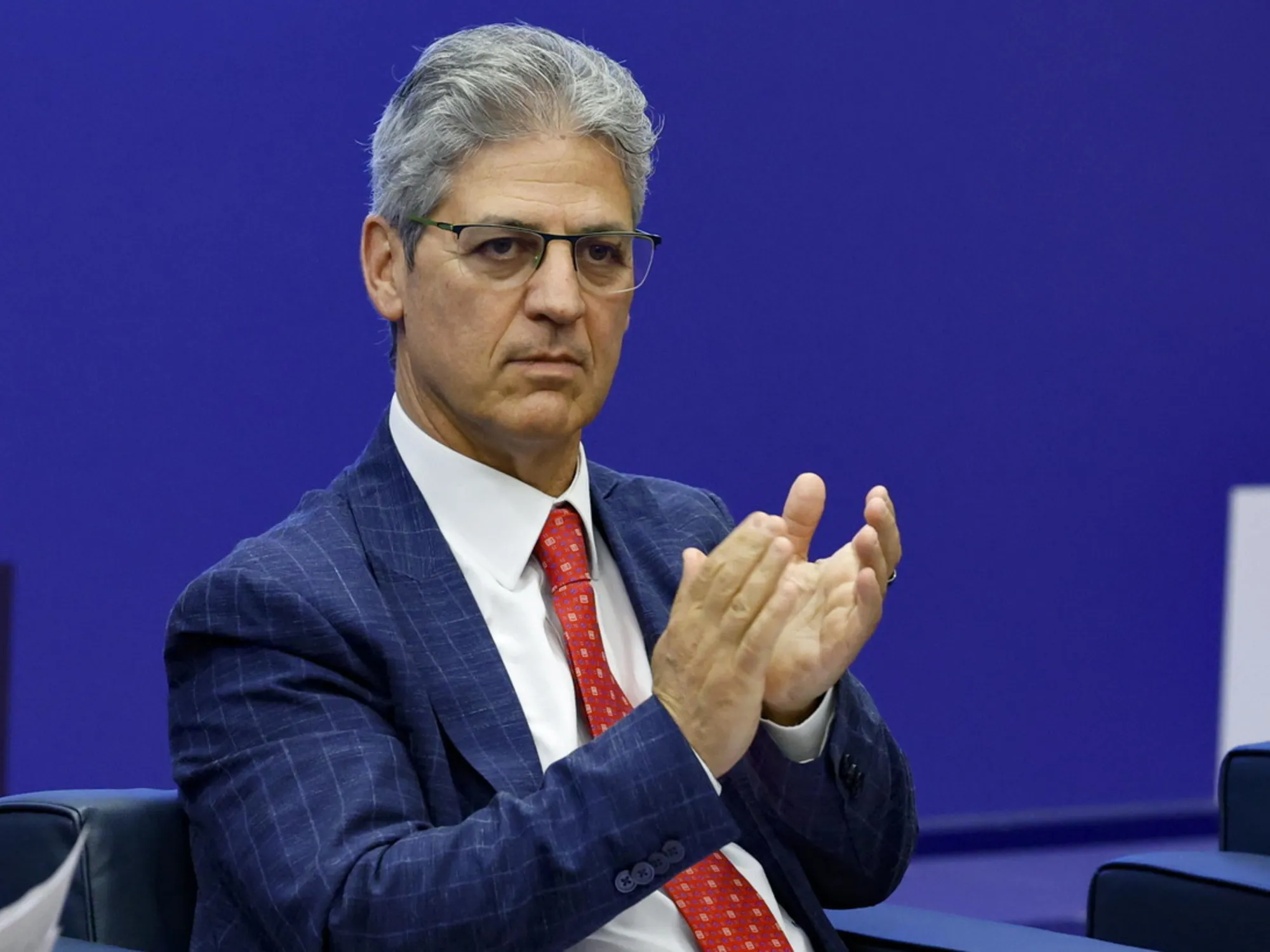 Leggi l'articolo: La Rai rossa contro Petrecca: sciopero e stop alle firme