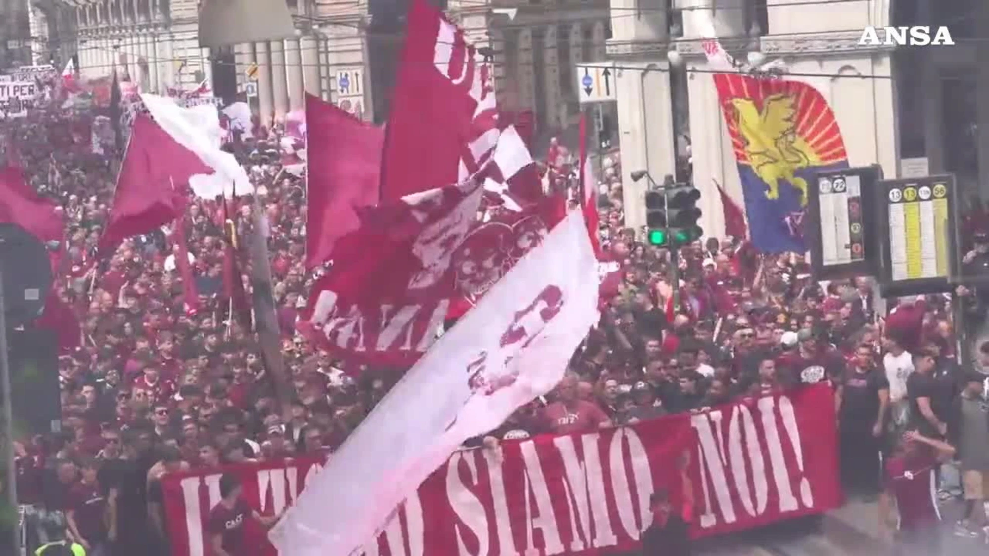 Torino, tifosi granata in corteo contro il presidente Cairo