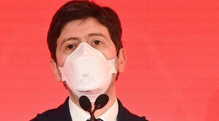 Roberto Speranza, il durissimo attacco di Maurizio Gasparri: "Incapace, va cacciato oggi stesso"
