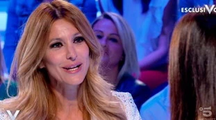 Verissimo, Adriana Volpe da Silvia Toffanin? Pubblico a casa sconvolto: il dettaglio che scatena il tam-tam