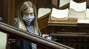 Giorgia Meloni, sul Mes spunta una "manina": "Ecco chi comanda davvero al governo", Conte spodestato?