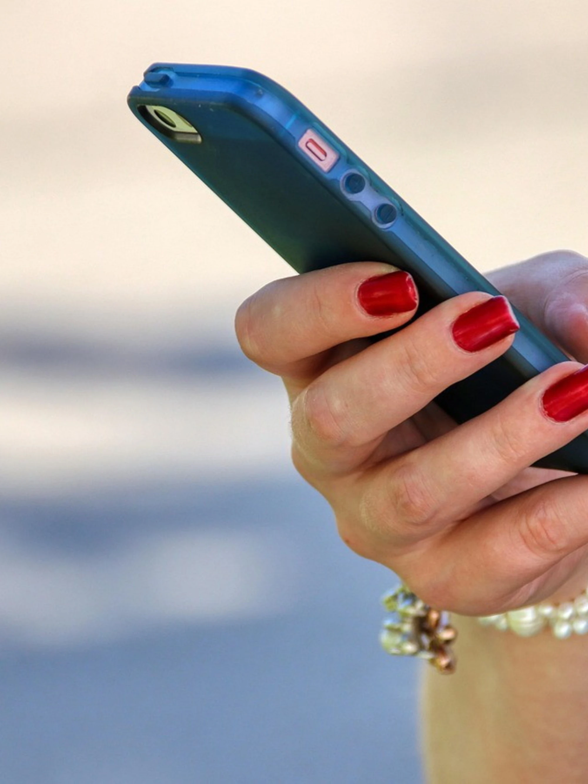 Truffa via Whatsapp: "L'abbiamo ricevuto": come ti svuotano il conto 