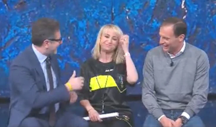 Luciana Littizzetto da Fabio Fazio: "Allegri, ma Cristiano Ronaldo e Dybala come sono messi a falli?"