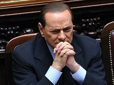 Berlusconi: avanti con il governo