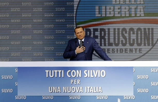 Pdl, Berlusconi in piazza del Popolo: "Sono già pronto per vincere la campagna elettorale"