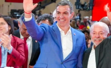 https://media.liberoquotidiano.it/2-sslpX5daOZJiSC1ZdT25P5GoXnLm8odm7i7yiBhmQ/width:800/quality:90/aW1hZ2VzLzIwMjYvMTAvMDUvMTYyMTA4NjMzLWI5NjgzMGQyLTZjMGItNDg4OC1iZGVhLTkwNjBkNjg3YzAyNy5qcGc.webp