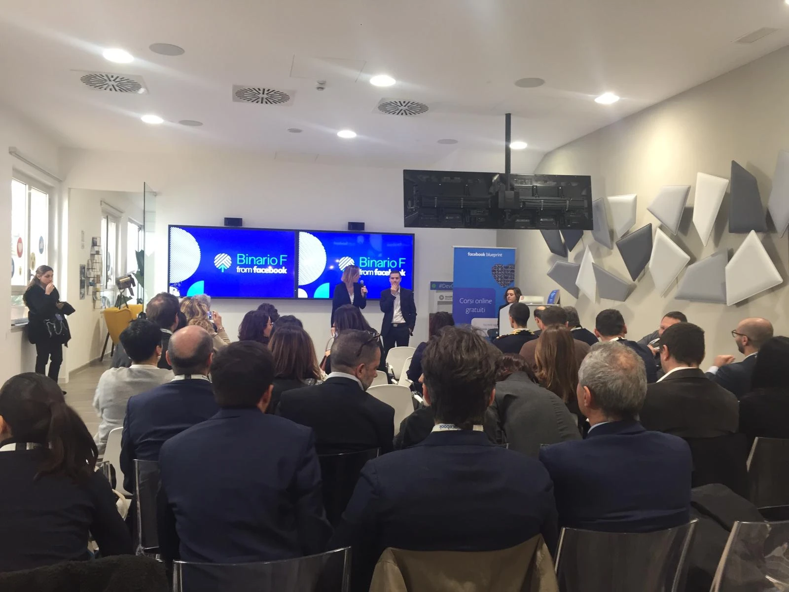 I dipendenti pubblici a lezione da Facebook: la Social Academy per la digitalizzazione della PA