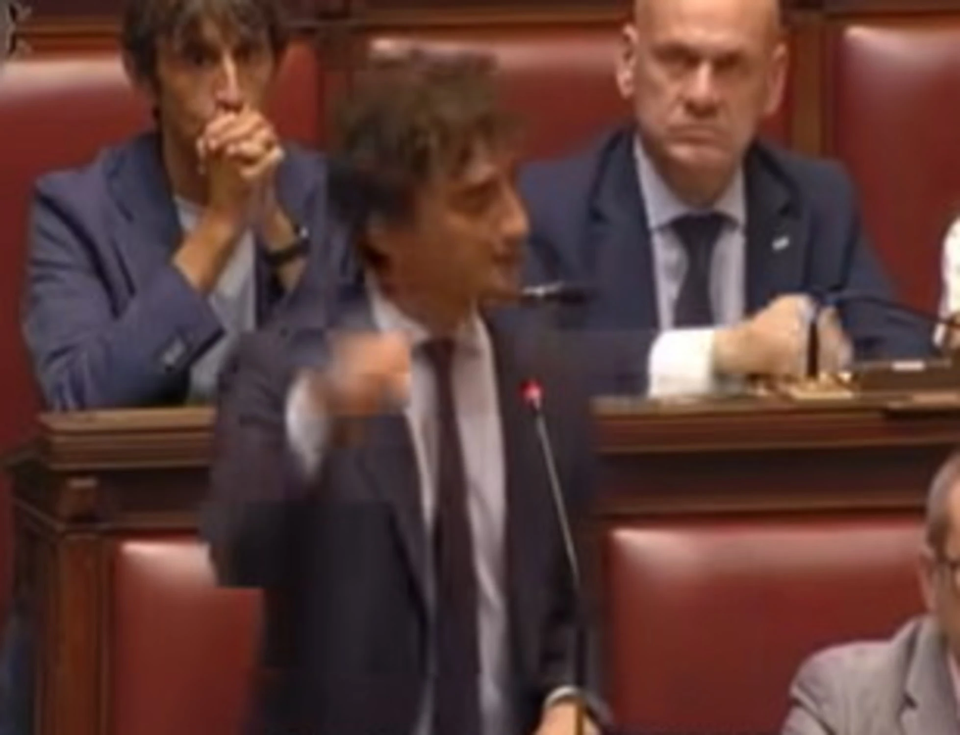 Galeazzo Bignami zittisce in aula Pd e 5 Stelle: "Noi ci mettiamo la faccia, voi qualcos altro"