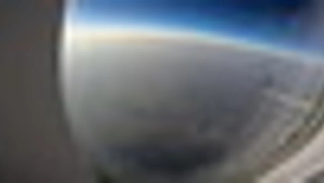 L'eclissi di sole vista da 10.000 metri in volo sulla Spagna