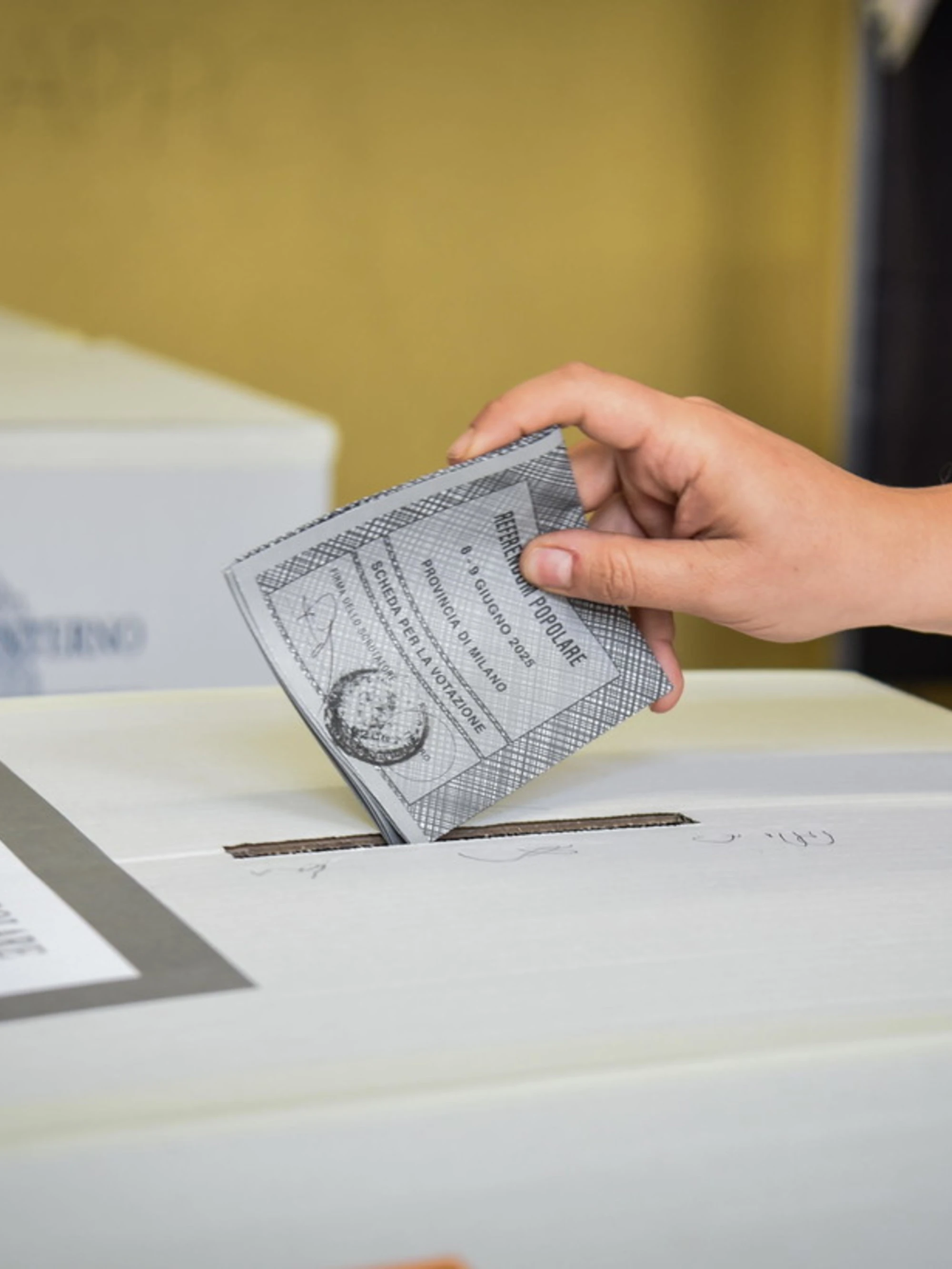 Referendum, il primo dato dell'affluenza: alle 12.00 è al 7,4%