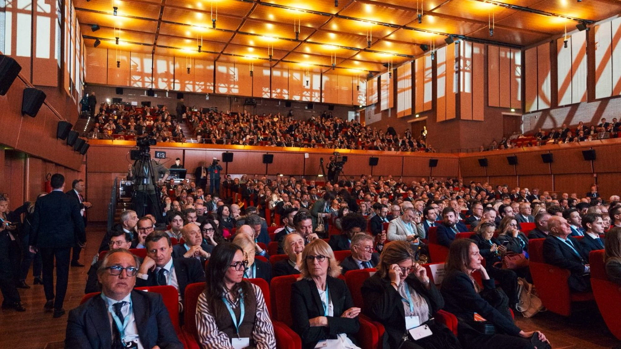 Economia, presidente Fontana: “Lombardia motore del Paese, da consulenti finanziari contributo importante”