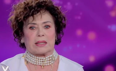 Corinne Clery choc, "peccato non essere stata lesbica"