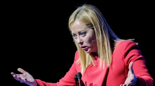 Giorgia Meloni, "sta facendo bene": sinistra impazzita, chi la difende