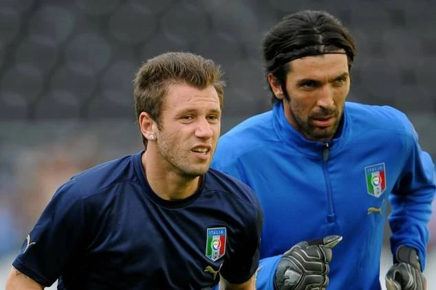 Cassano a Buffon: "L'Italia ha vinto quando non eri in campo..."