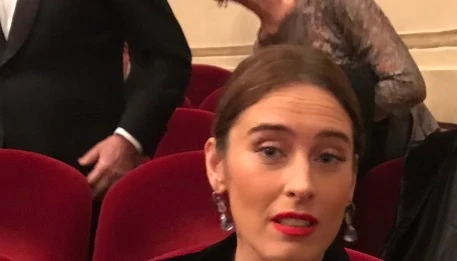 Maria Elena Boschi, look da impazzire alla prima della Scala: vestito nero e ampia scollatura