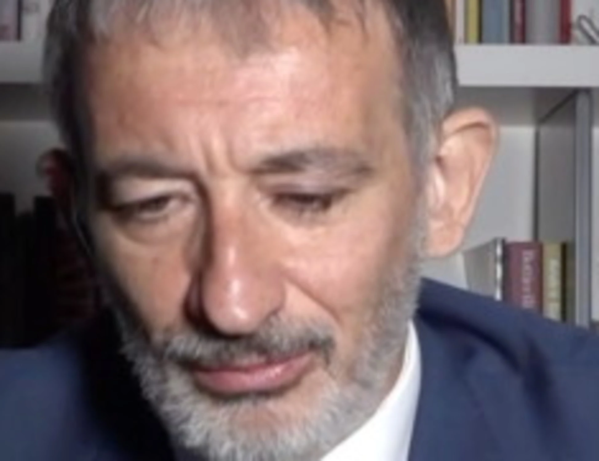 In Onda, Pietro Senaldi zittisce Marianna Aprile: "Indegno. Se lo avesse fatto Meloni?"
