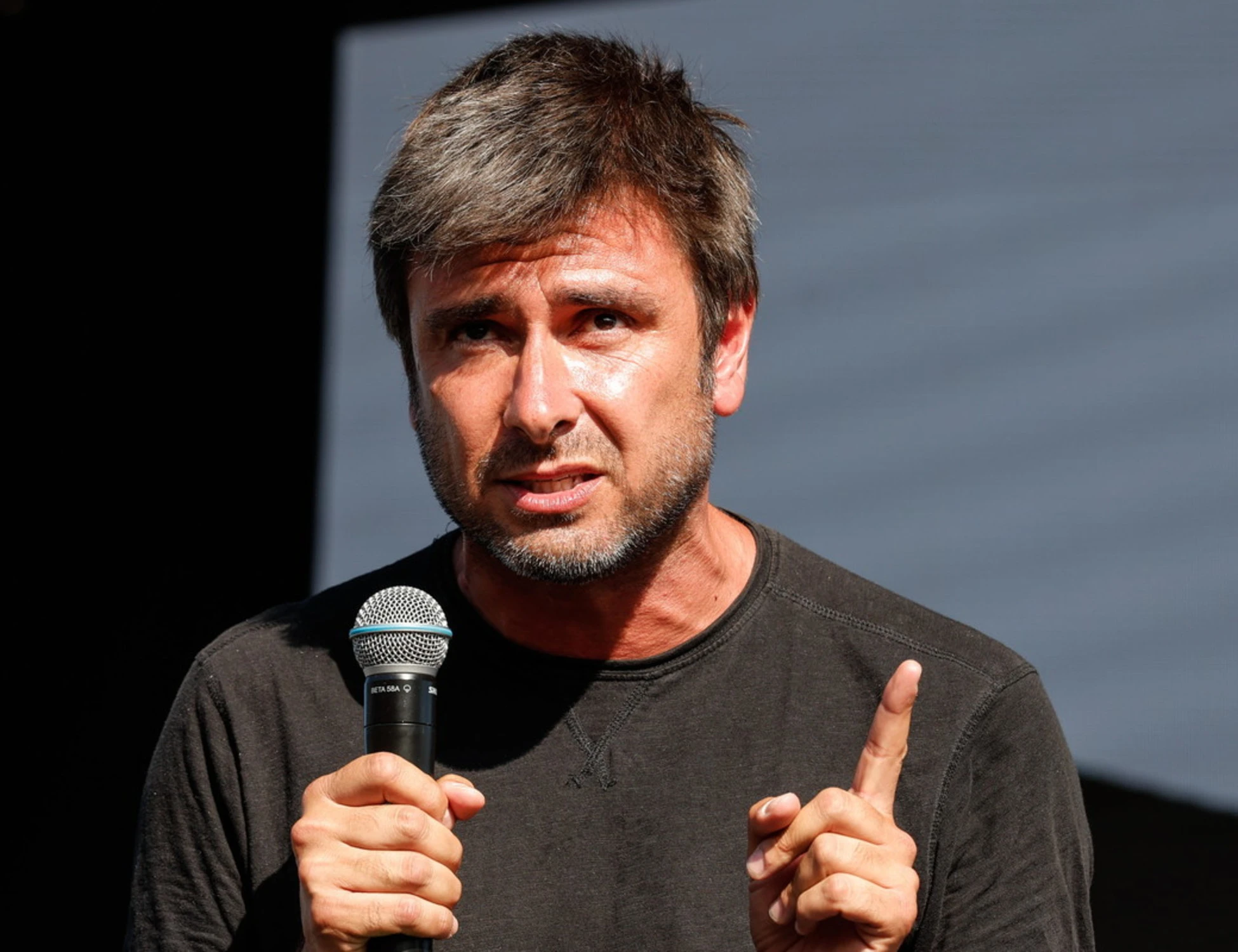 Alessandro Di Battista, il blitz all'ospedale e il giallo sul trasferimento: cosa emerge