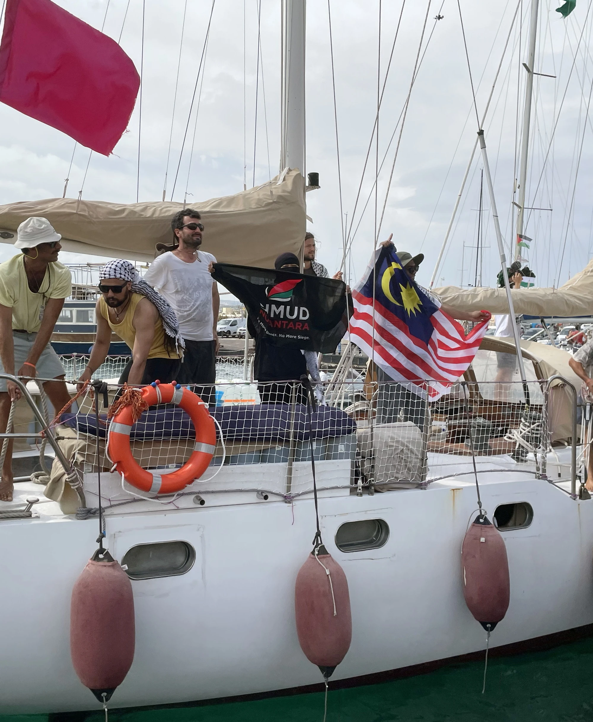Flotilla getta la maschera: "Rifiutiamo la mediazione, vogliamo rompere l'assedio"