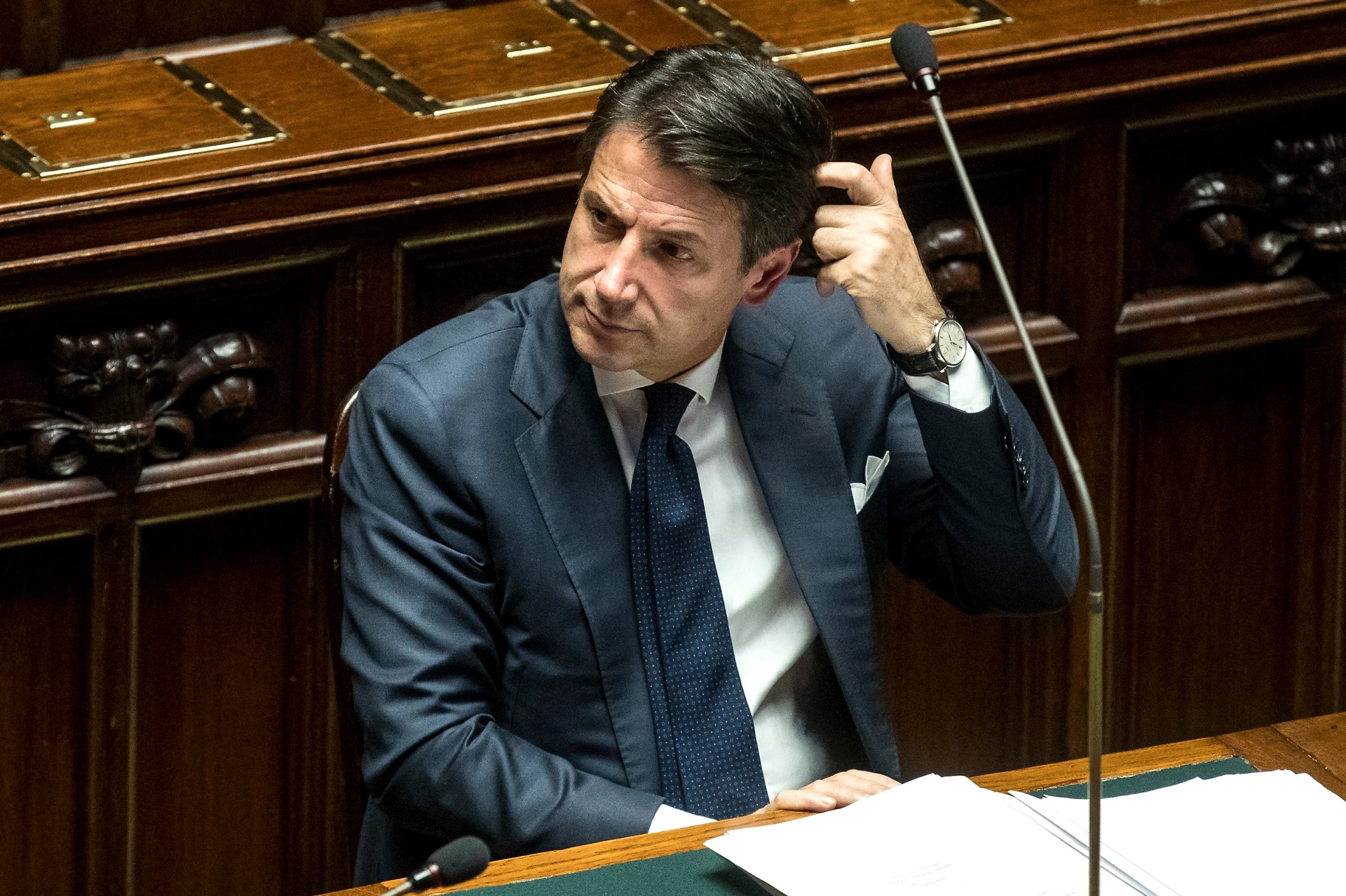 Luigi Di Maio umiliato da Matteo Salvini: "Non controlla più i suoi", e Giuseppe Conte annuisce