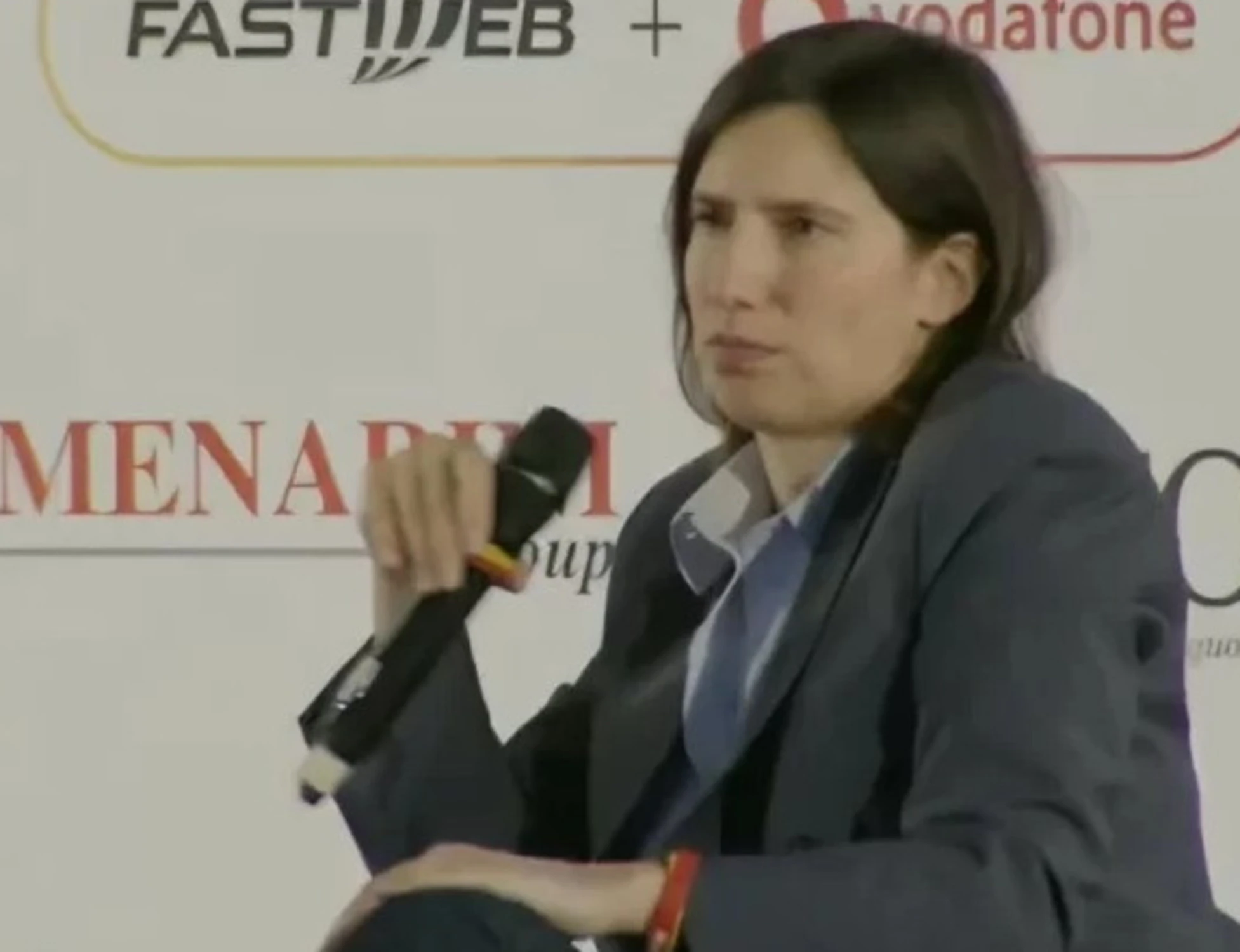 Elly Schlein, la gaffe clamorosa: "Perché Meloni non ci dice quando si vota?"