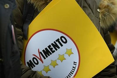 Campania, M5S lancia Costa: eletti si spaccano su intesa con Pd