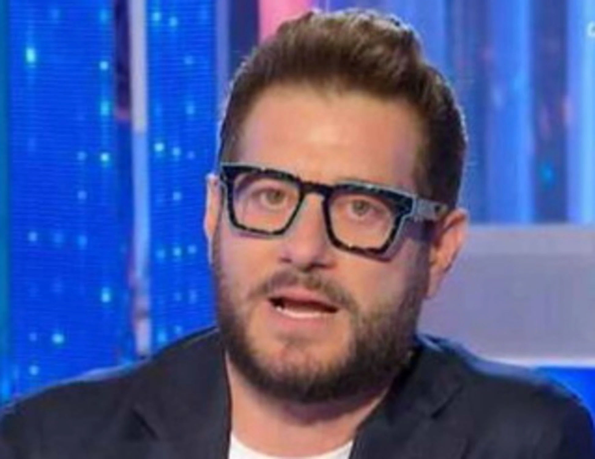 Enrico Papi, la bordata: "In tv non ho amici. Dietro le telecamere...".