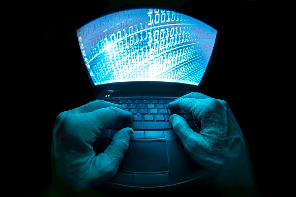 Internet, la legge che spia gli italiani: lo Stato potrà accedere a ogni tua informazione