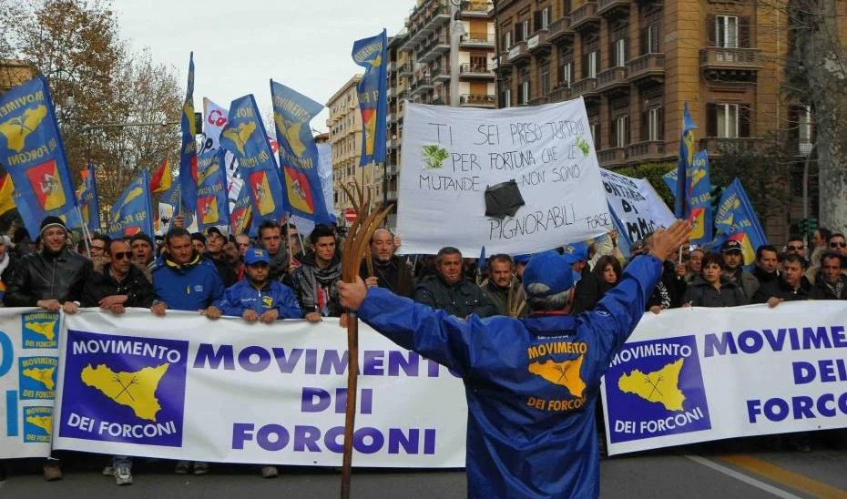  "Siamo disposti a tutto, anche alla morte": cosi' il leader dei Forconi, Mariano Ferro, nel corso della manifestazione a Palermo