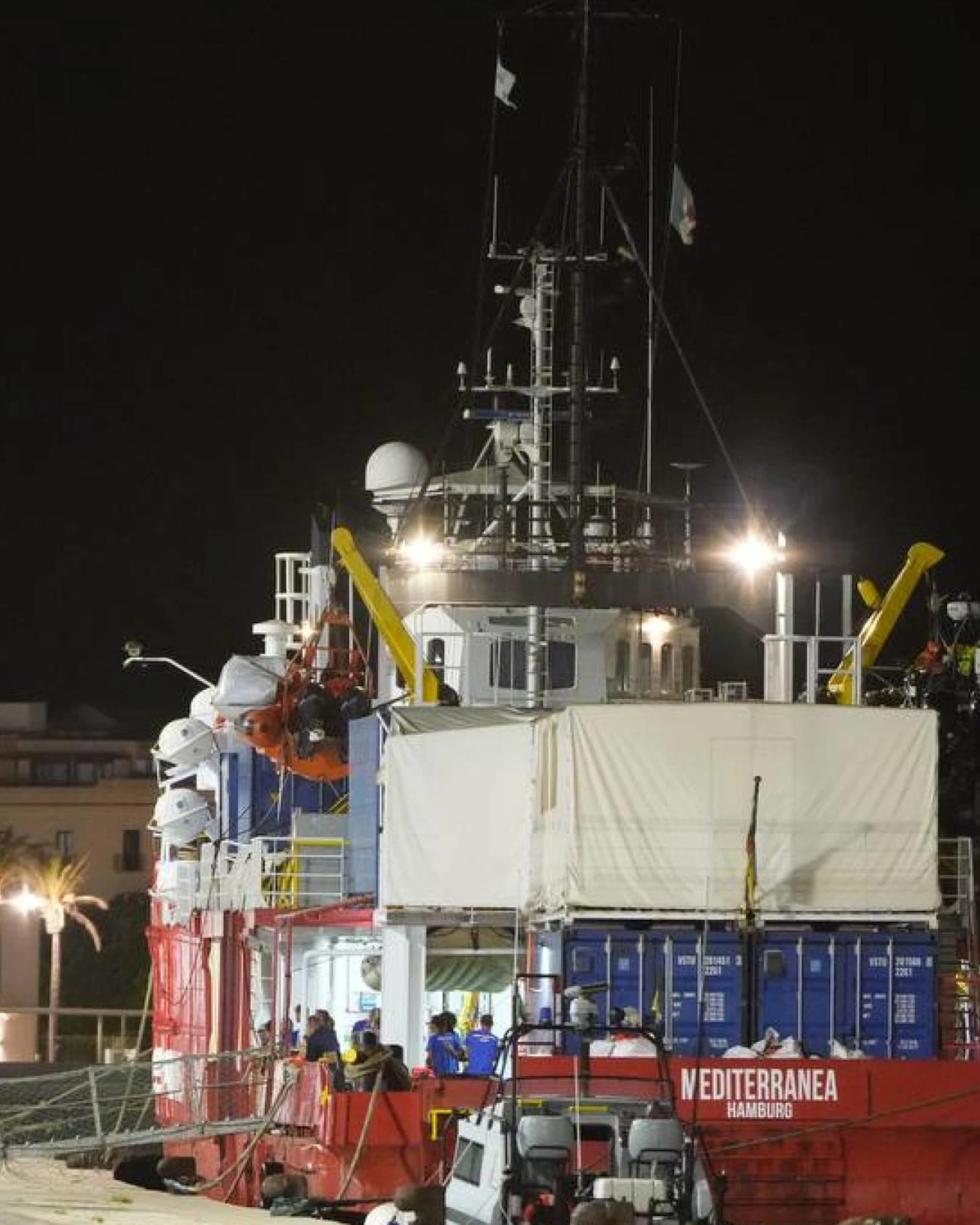 Mediterranea, la lezione di FdI: "Troverete una sola risposta"