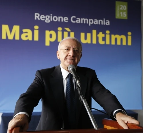 Salerno, De Luca condannato ad un anno per abuso d&apos;ufficio