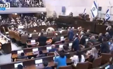 https://media.liberoquotidiano.it/2EW3nGfR0PWAwz7mvIuobXV0QH6Pvl2I_mFCd3sGtw0/width:800/quality:90/aW1hZ2VzLzIwMjUvMTAvMTMvMTEzOTU0MDc3LTg5YmY5MGJjLTRmMWQtNGZiNy1iMTEzLTE4ZTFmNmZlYjRjMi5qcGc.webp