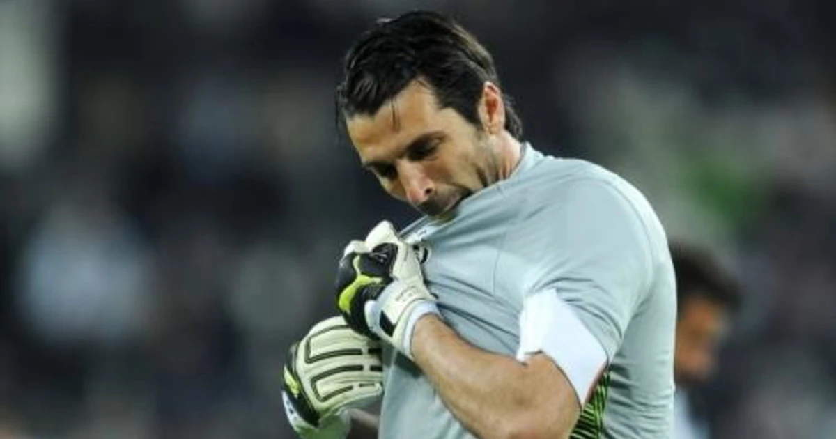 Gigi Buffon, la sua era non si ferma:  a 42 anni il portiere e la Juve decisi a continuare per un altro anno