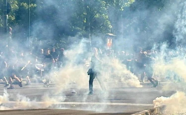Torino-Juventus, gli scontri tra i tifosi "clamoroso fallimento del governo": il delirio politico