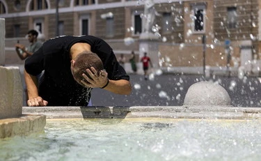 Meteo, "sopra i 35 gradi": quando arriva il caldo infernale, l'allarme di Giuliacci