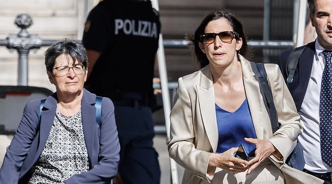 Elly Schlein, cosa c'è dietro alle sue vacanze top secret