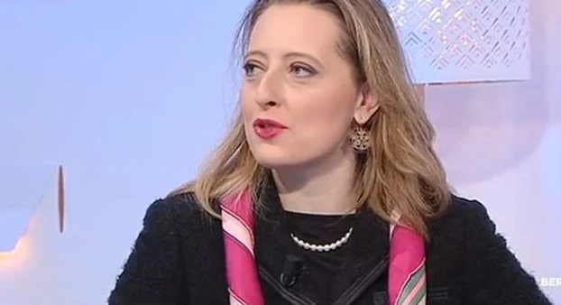 L'economista Carlotta De Franceschi: "Ci vuole un forte shock, quindi sono favorevole alla flat tax di Silvio Berlusconi"