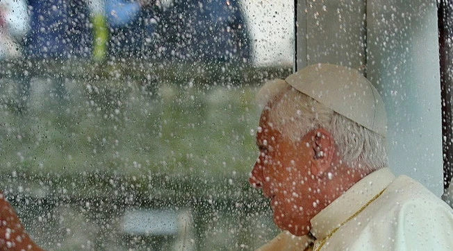 Papa Ratzinger, cosa accadrà dopo la sua morte: "Non ci sono precedenti"