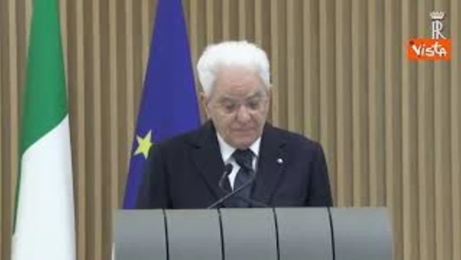 Mattarella cita aforisma Einstein: Con Ai rischio prevalenza stupidità naturale