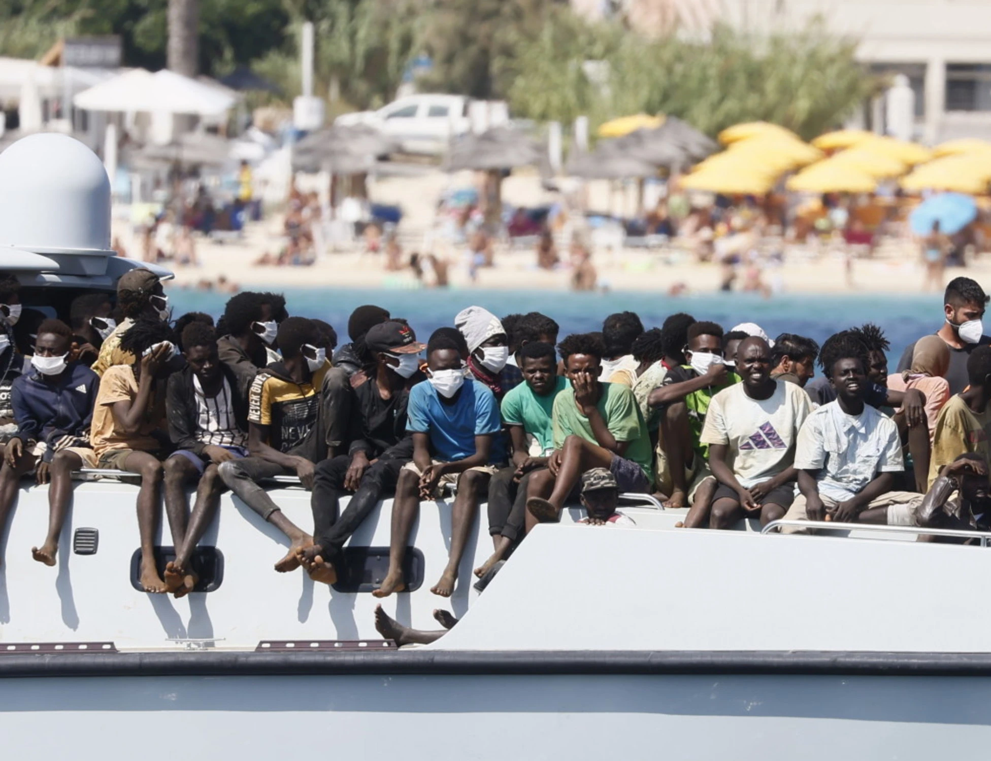 Immigrazione, "terroristi sui barconi? Solo il Pd nega"