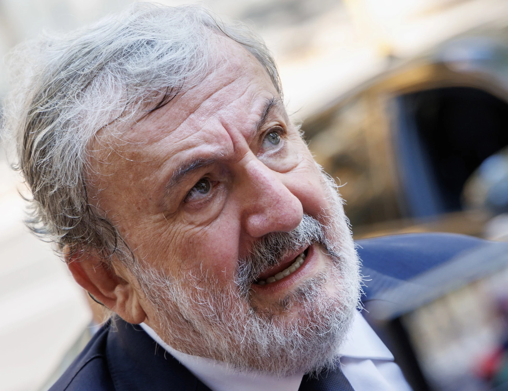 FdI contro Michele Emiliano: "Dopo 20 anni in politica torna magistrato e pretende aumenti"