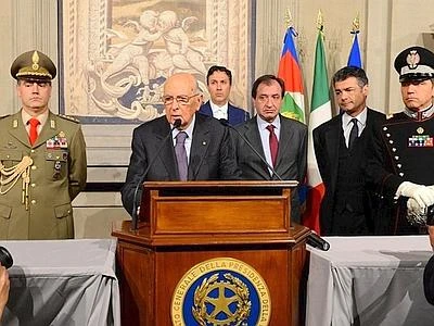 Napolitano: ''Riordino le idee e decido'' Bersani: ''Pd al servizio della governabilità''