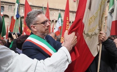 Bologna, ultima follia Pd: donne? No, "persone gestanti"