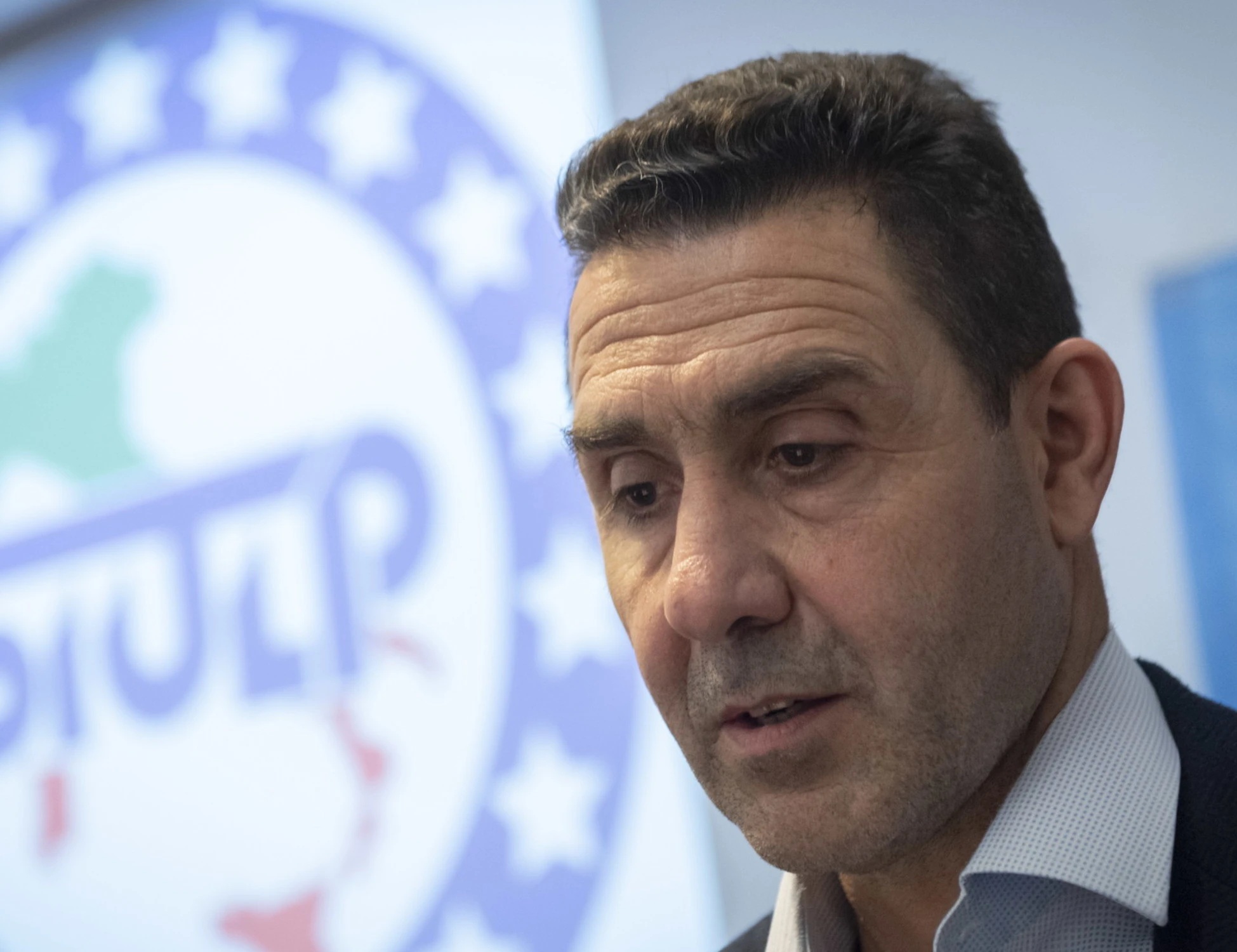 &quot;Frustrati&quot;: Vannacci asfalta chi fa scena muta