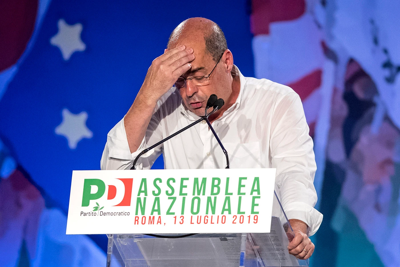 Matteo Renzi spinge il Pd verso il M5s, prima slavina: "Credibilità distrutta", chi molla Zingaretti